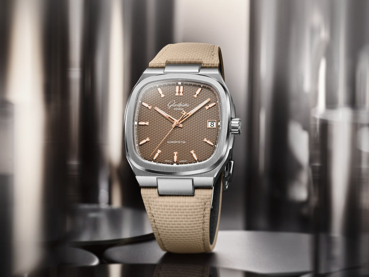 Glashütte Original 70s Tweed Amp on sand rubber strap official product photo