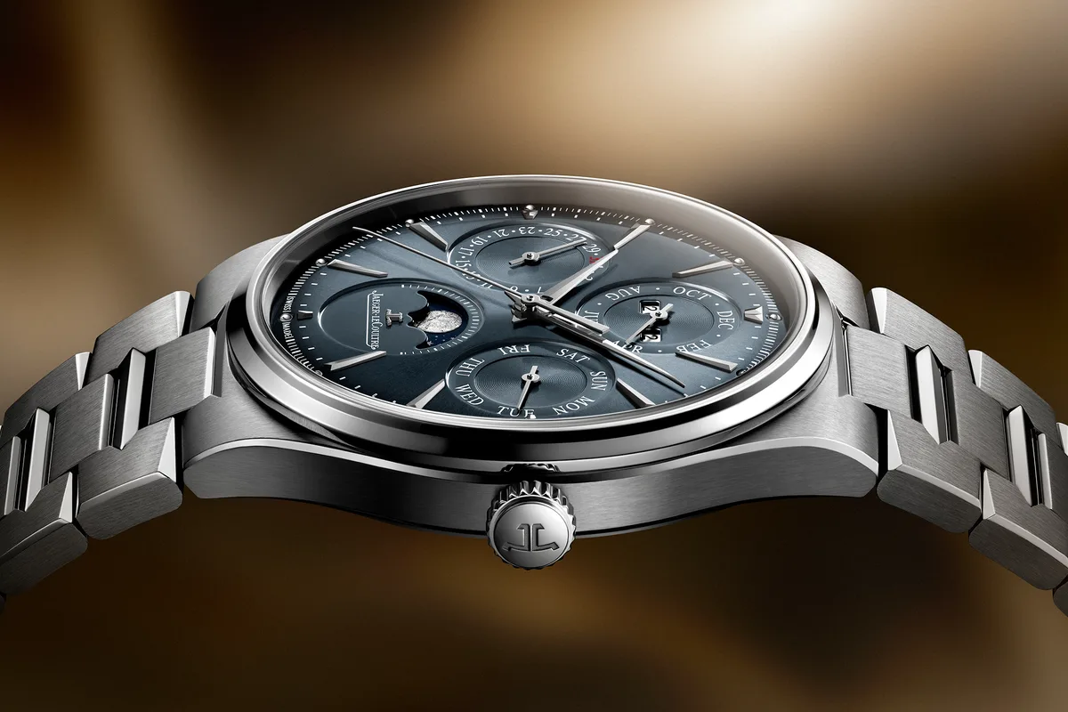Jaeger-LeCoultre Master Control Chronomètre Perpetual Calendar Q4178180 steel studio three-quarter official press photo