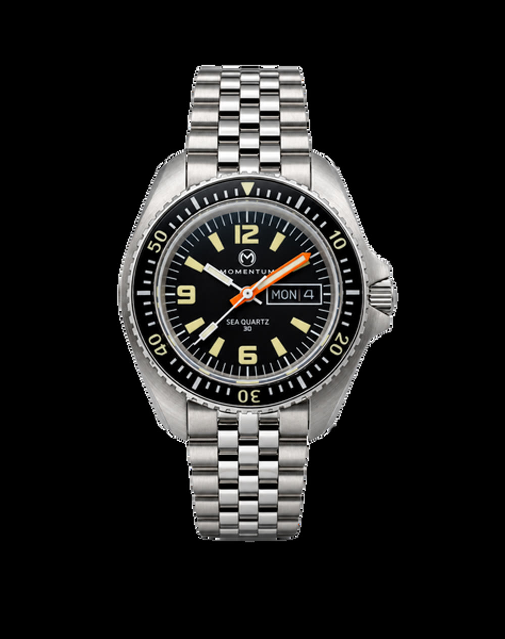 Momentum Sea Quartz 30 Heritage 38 mm black dial on stainless steel bracelet